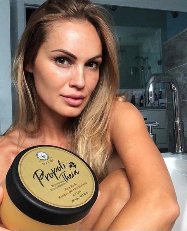 のインスタグラム：「The Elastine PropoliThera #HairMask is just what you need to treat your tresses. This #rejuvenating #hairmask will deeply #nourish your hair and repair damaged split-ends. 📸: @inmatorresdelrey」