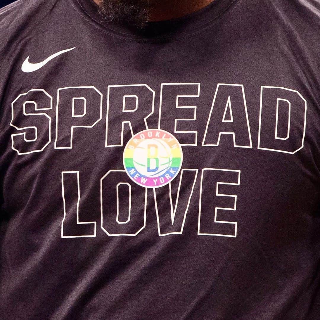 Brooklyn Netsさんのインスタグラム写真 - (Brooklyn NetsInstagram)「Equality and inclusion for all. It's the Brooklyn way. Happy Pride Month, BK! 🏳️‍🌈🏴🏳️」6月23日 1時39分 - brooklynnets