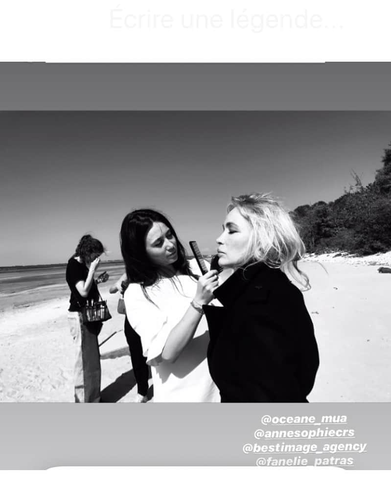 エマニュエル・ベアールのインスタグラム：「#shooting  @sylviecastioni  @oceane_mua  @fanelie_patras  @annesophiepic  @lachaumierehonfleur  have a great week ☀️💛 #emmanuellebeart」