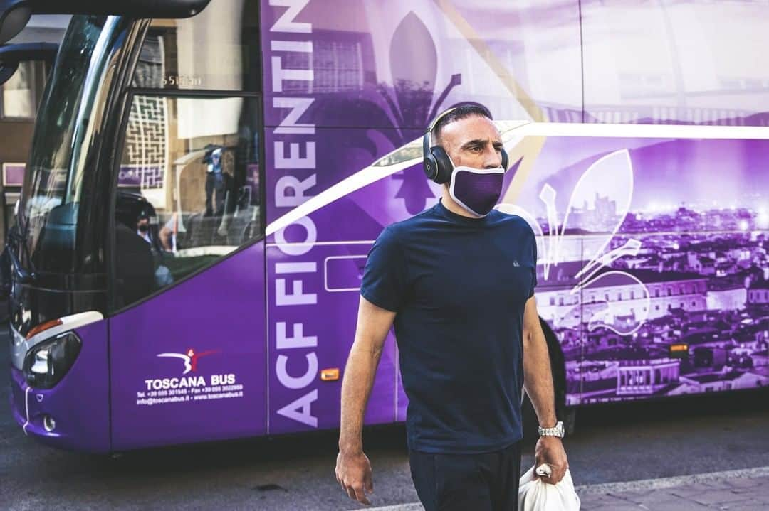 ACFフィオレンティーナさんのインスタグラム写真 - (ACFフィオレンティーナInstagram)「📍 HERE! 💪  #ForzaViola 💜 #Fiorentina #FiorentinaBrescia」6月23日 1時45分 - acffiorentina