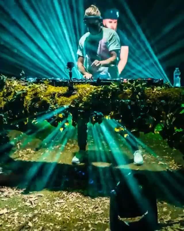 Showtekのインスタグラム：「Can’t wait for the day we can play festivals again!」