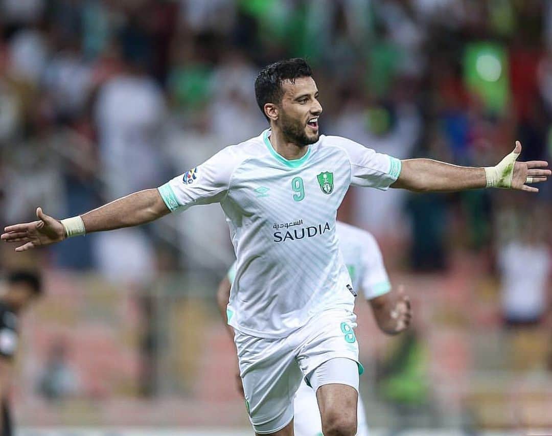 オマル・アッ＝ソーマのインスタグラム：「💚 #نعود_بحذر」