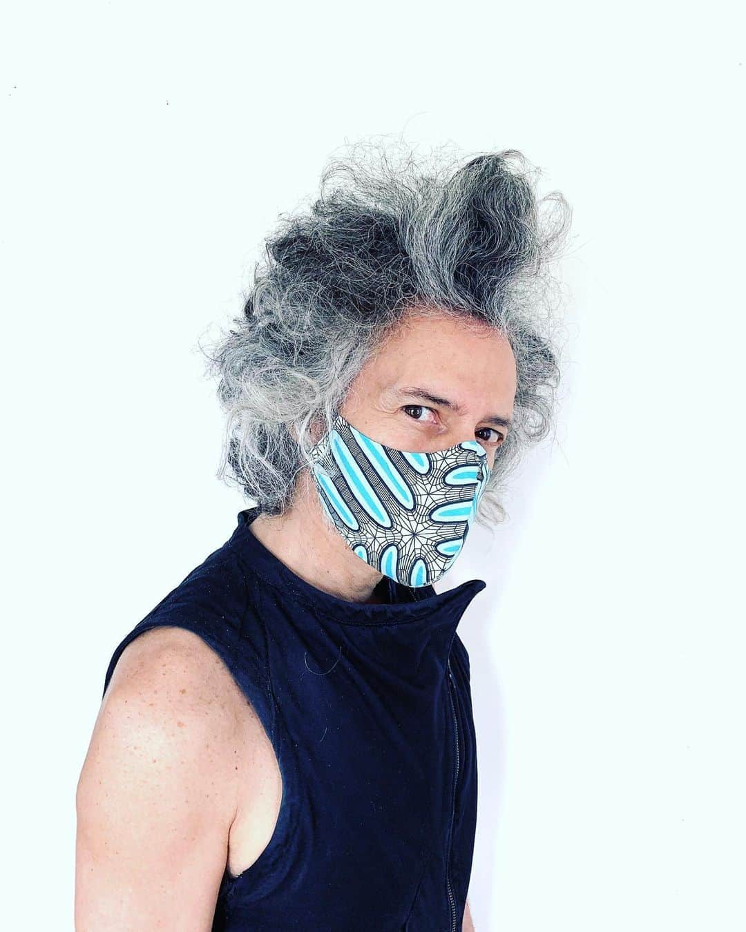 スリーアズフォーのインスタグラム：「Gabi in limited edition Blue Fin Mask exclusive @therealreal Cymatic print in collaboration with @fitchwork」