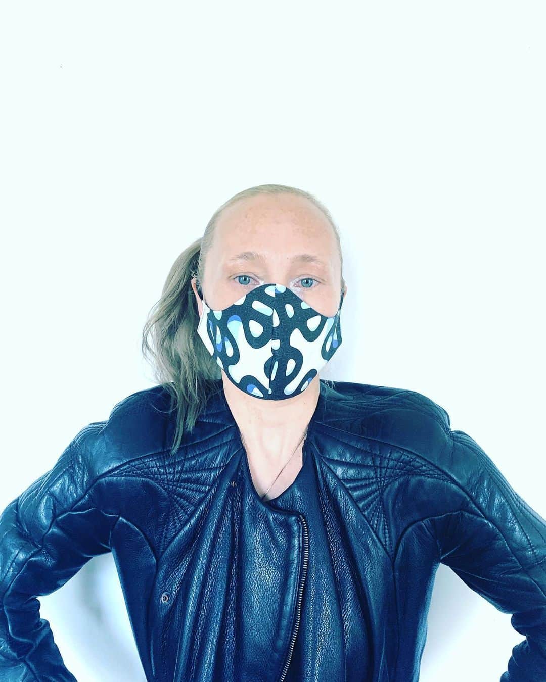 スリーアズフォーのインスタグラム：「Ange @angelunaluna @angelunamoon  in “Angel Fish Mask” Cymatic print in collaboration with @fitchwork exclusive @therealreal」