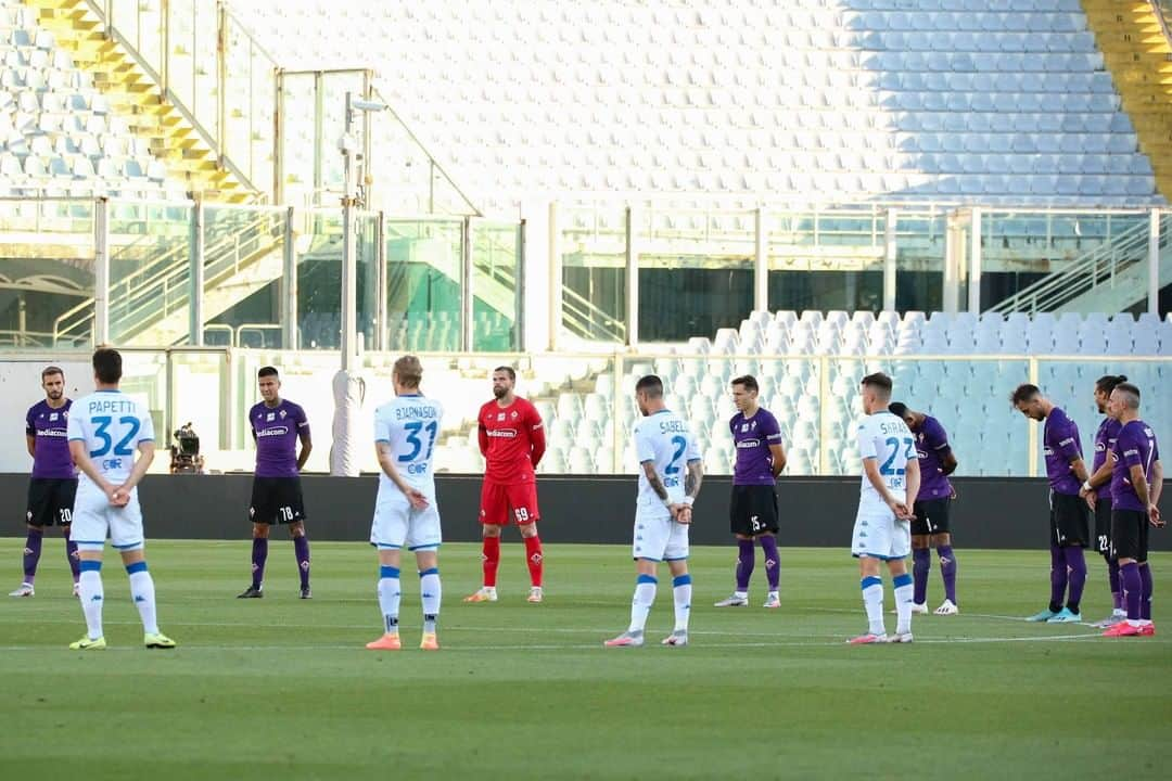 ACFフィオレンティーナさんのインスタグラム写真 - (ACFフィオレンティーナInstagram)「Un pensiero per le vittime del Covid-19. 🙏  #ForzaViola 💜 #Fiorentina #FiorentinaBrescia」6月23日 2時45分 - acffiorentina