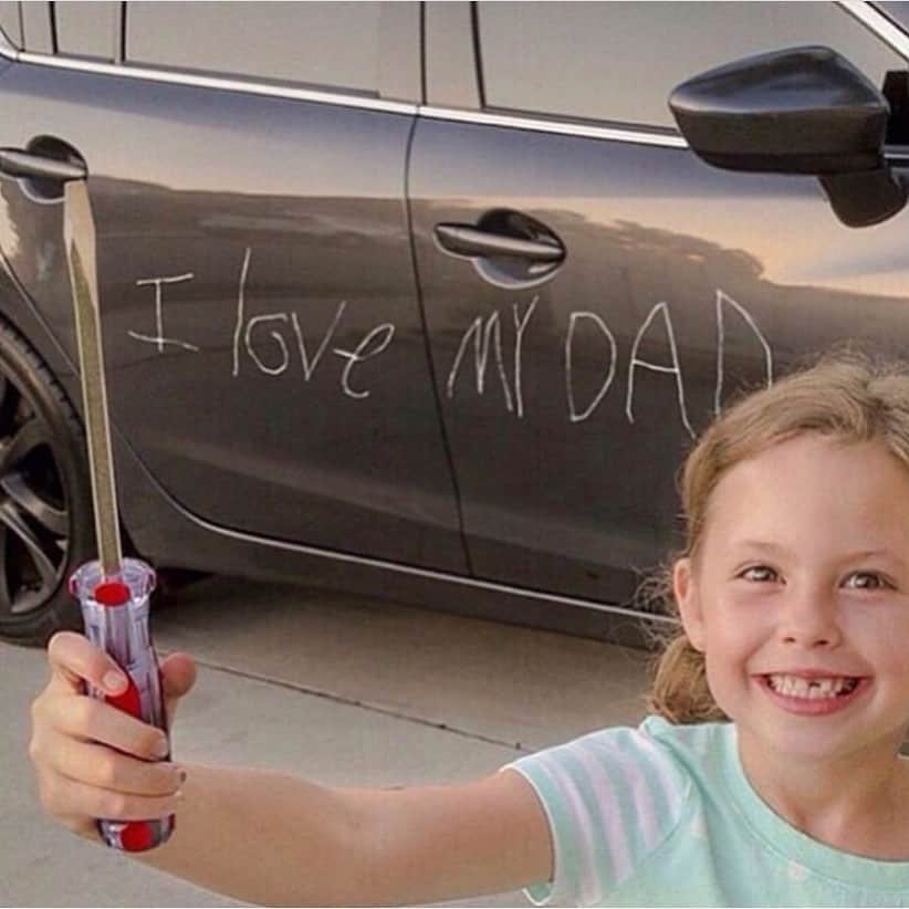 Average Parent Problemsのインスタグラム：「Omg this photo from @kidsaretheworst had me rolling 😂😂😂 Poor dad. I hope everyone had a great Father’s Day!」