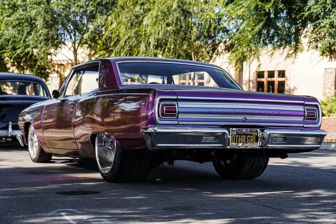 Classics Dailyさんのインスタグラム写真 - (Classics DailyInstagram)「Murrieta,Ca- Fathers Day Event Coverage.  This C19 deal has spun the world upside.  Over the weekend @tylercatesphotos and I hit the local Father’s Day cruise. Special thanks to the city of Murrieta for having something fun and safe for the enthusiast.  Murrieta Town Center was swarmed with a bunch of old school cars for the Father’s Day Cruise. Unfortunately they weren’t able to do the annual Father’s Day Car Show, but that didn’t stop anyone from continuing their normal tradition! _ 📸 @tylercatesphotos  _  #classiccar #musclecar #hotrod #ls7 #restomod #classicsdaily #streetrod #protouring #streetcar #customcar #camaro #69camaro #chevycamaro #prostreet  #hotrods #classiccars #customcars #musclecars #americanmusclecars #hotrodsandmusclecars #americanmuscle #classicmuscle #classicchevy #camarors #camaross」6月23日 3時07分 - classicsdaily