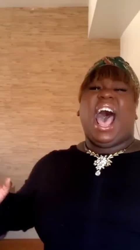 のインスタグラム：「I’m soo happy I got to be apart of @blackqueertownhall ❤️」