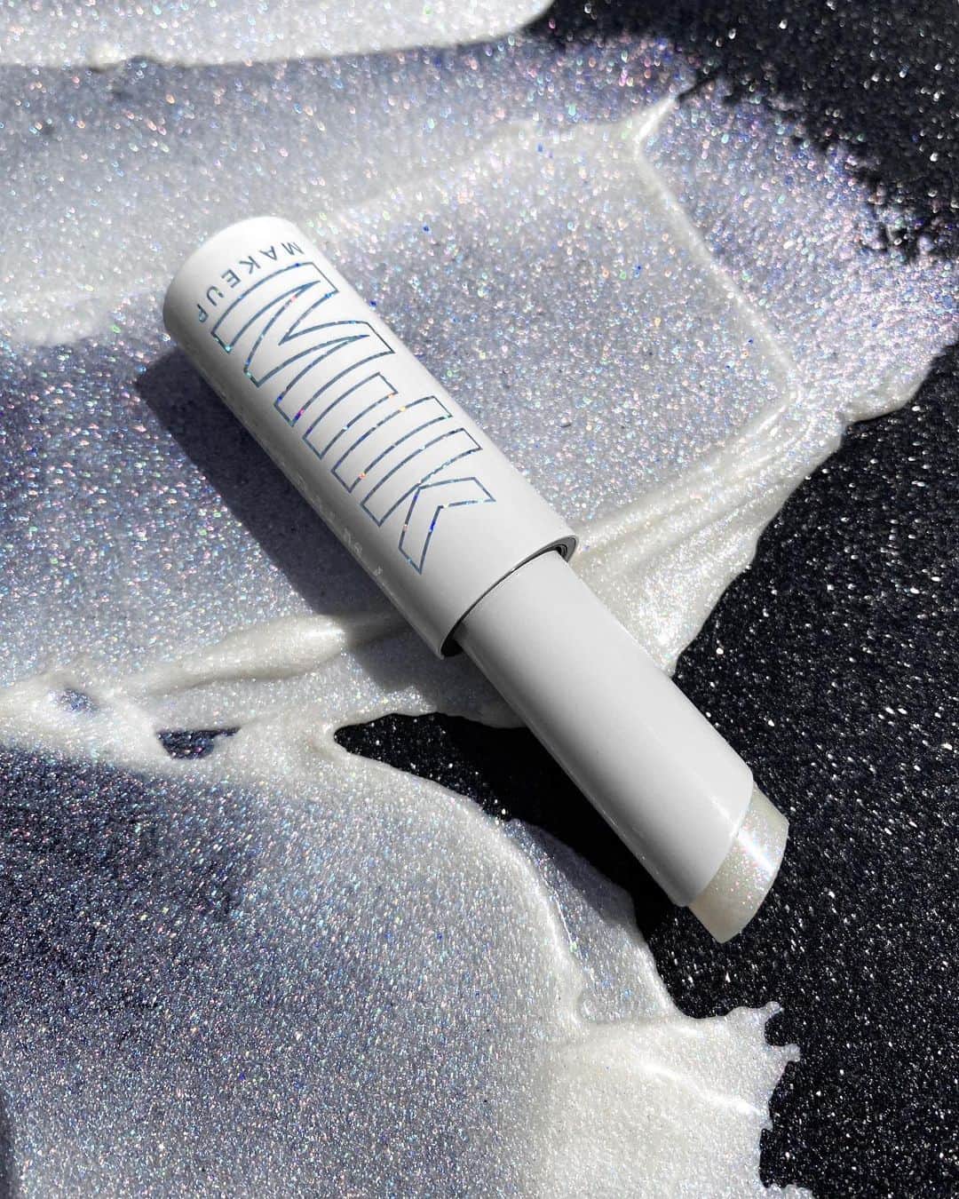 Milk Makeupさんのインスタグラム写真 - (Milk MakeupInstagram)「galactic glittery goodness got me glowin (now that's a tongue twister) 💿 - the new Milk Makeup KUSH Lip Balm in Shine is a sparkly revamp of our signature hydrating lip balm that conditions + softens lips while making them glisten with multidimensional rainbow pearls ✨ - in collaboration with @sephora, 100% of net proceeds will go to @thecenternyc, an LGTBQIA+ community center in downtown Manhattan 🙌🏼 shop rn on milkmakeup.com + @sephora」6月23日 7時02分 - milkmakeup
