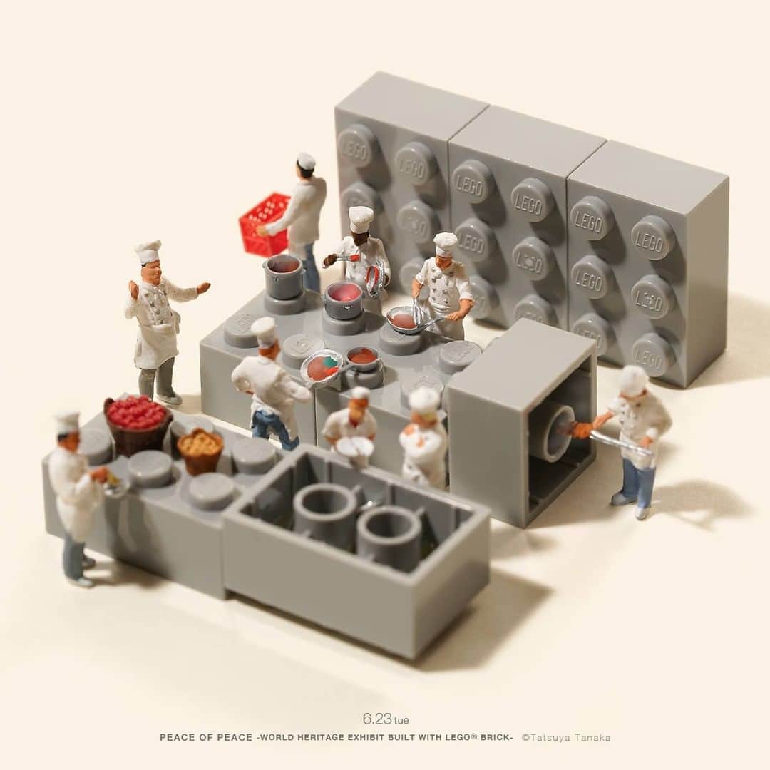 田中達也さんのインスタグラム写真 - (田中達也Instagram)「⠀ “Brick Kitchen” ⠀ どう料理するかはあなた次第 ⠀ #レゴ #LEGO ⠀ この作品の実物を PIECE OF PEACE 『レゴ®︎ブロック』で作った世界遺産展 Part-4 にて展示します。 6月26日より広島PARCOにて開催！ ⠀ ───────────────── 《EXHIBITION info》 ⠀ 【MINIATURE LIFE展 in 函館】 MINIATURE LIFE EXHIBITION in Hakodate Jun 26 - Aug 16 ポップアップストアは先行開催中！ #MiniatureLife展 #ミニチュアライフ展 ⠀ ℹ️Please look at the Instagram story’s highlight for more information. ⠀」6月23日 7時00分 - tanaka_tatsuya