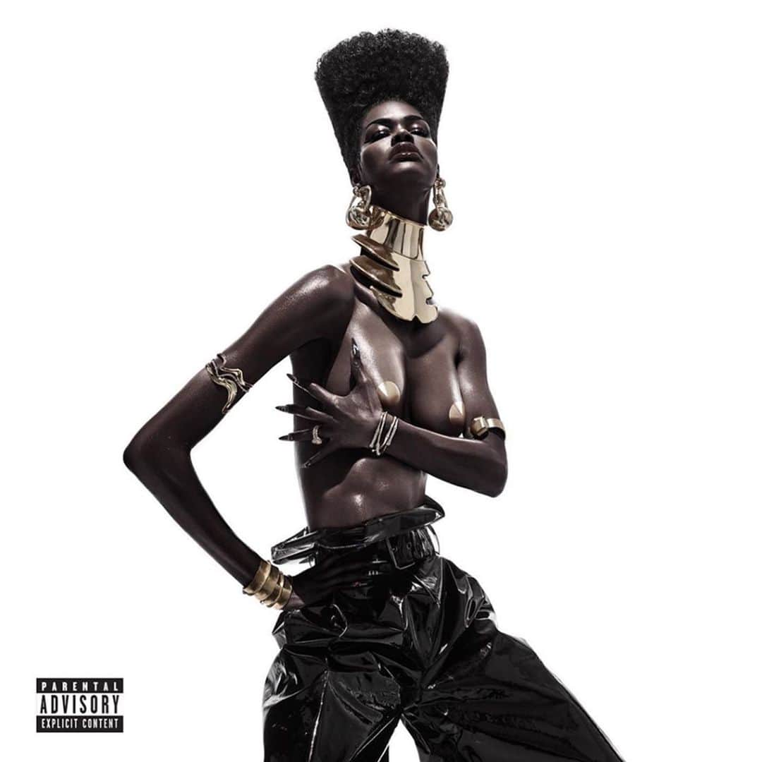 ファボラスのインスタグラム：「Congrats to my sis @teyanataylor!  Rode to the album & it’s a vibe!! Different R&B moods all the way thru but def a overall vibe!! I know how much work you put into everything you do so i had to show LOVE & SALUTE YOU!! Check out #TheAlbum if you haven’t already y’all」