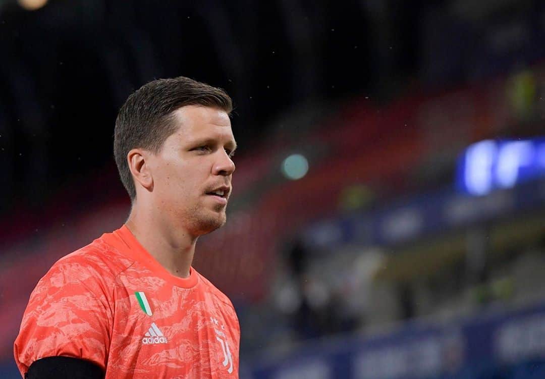 ヴォイチェフ・シュチェスニーのインスタグラム：「Back to Serie A with an away win and clean sheet 💪  #finoallafine ⚪️⚫️」