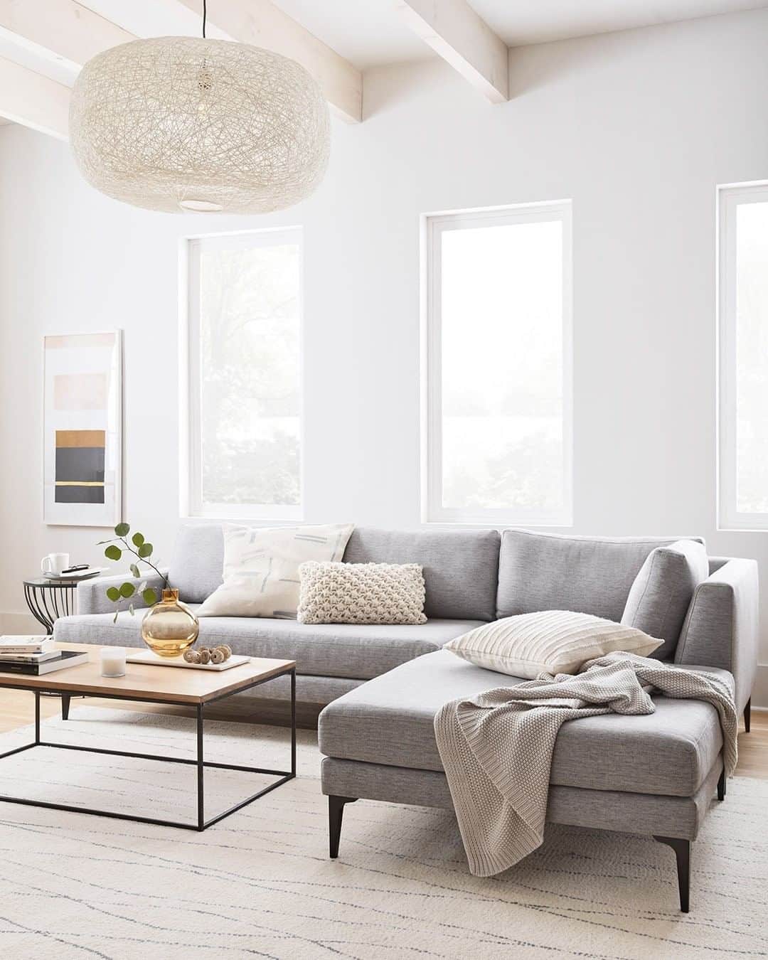 west elmさんのインスタグラム写真 - (west elmInstagram)「A naturally modern look for the living room, featuring our customer-favorite Andes Sectional in coastal linen ✨ Link in bio.」6月23日 7時40分 - westelm