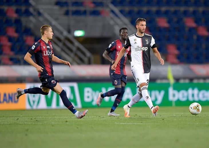 ロドリゴ・ベンタンクールのインスタグラム：「Torniamo a Torino con i tre punti ✔🏁 #ForzaJuve @juventus @seriea  Volvemos a Turín con los tres puntos ✔🏁 #ForzaJuve @juventus @seriea」