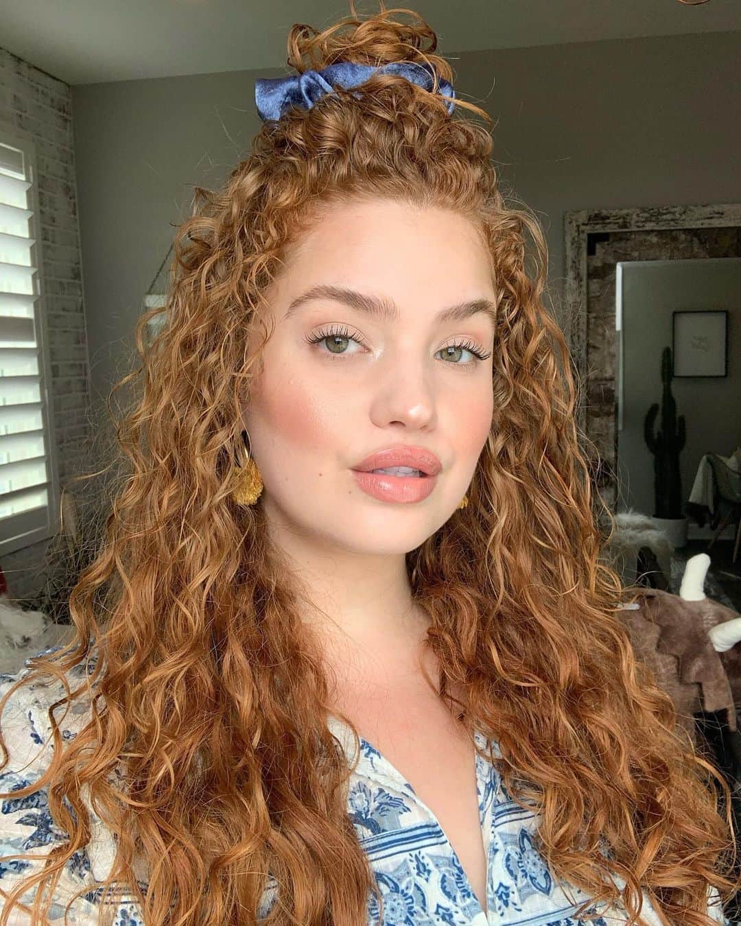 ブリー・キッシュのインスタグラム：「🦋✨」