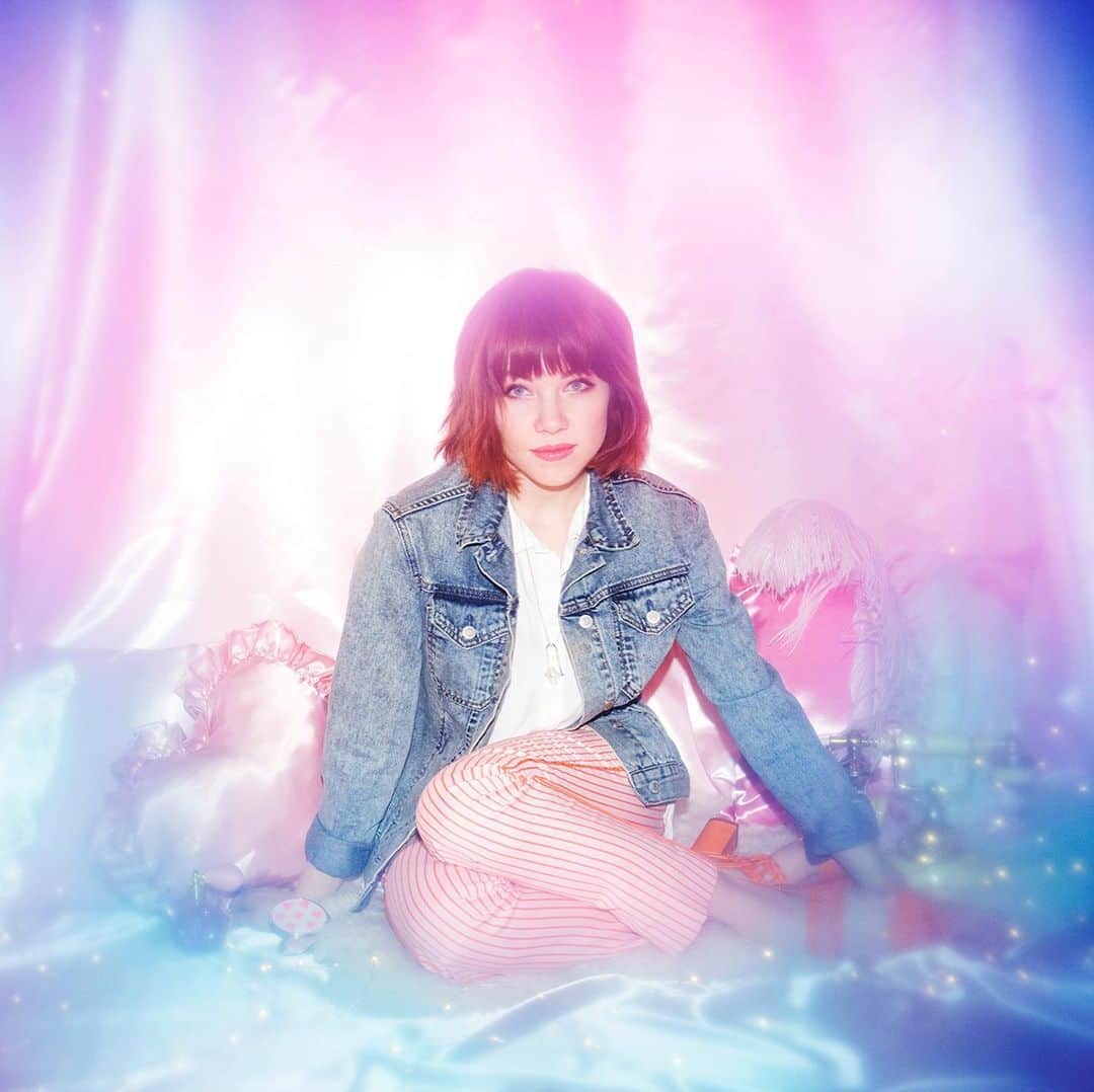 のインスタグラム：「for @carlyraejepsen  photo by me  @radish_mama42  #kisimari#photography #photographer #portrait #celebrity #pink  #cool#visualdreams#carlyreajepsen」