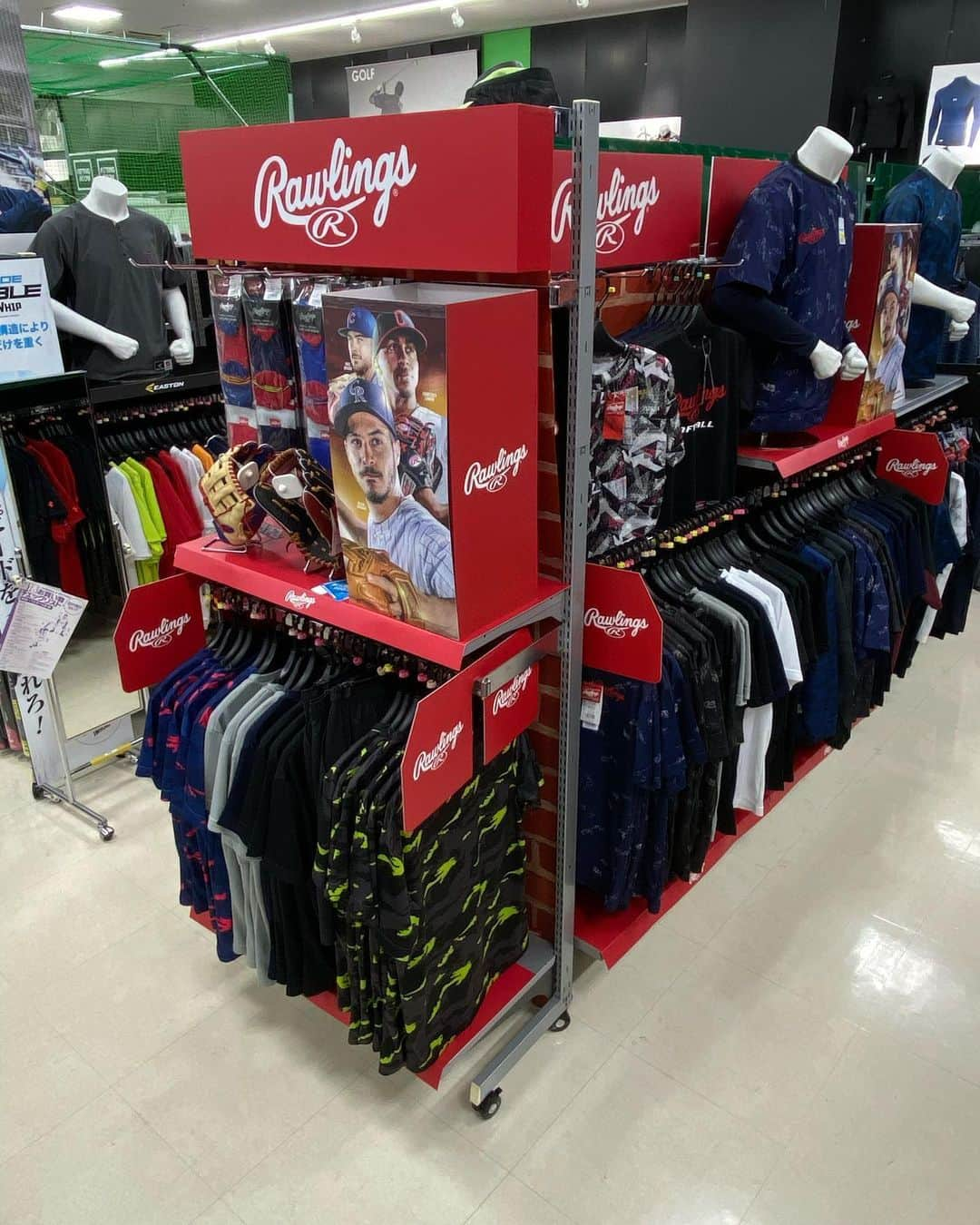 Rawlings Japanさんのインスタグラム写真 - (Rawlings JapanInstagram)「ヒマラヤスポーツではアパレルをメインとしたローリングスコーナーが展開中！ 売場で見かけた際は是非チェックしてみて下さい！ #ローリングス #rawlings  #MLB #ヒマラヤスポーツ #練習 #アパレル #野球 #NPB #迷彩 #Tシャツ @rawlings_japan_llc」6月23日 8時06分 - rawlings_japan_llc