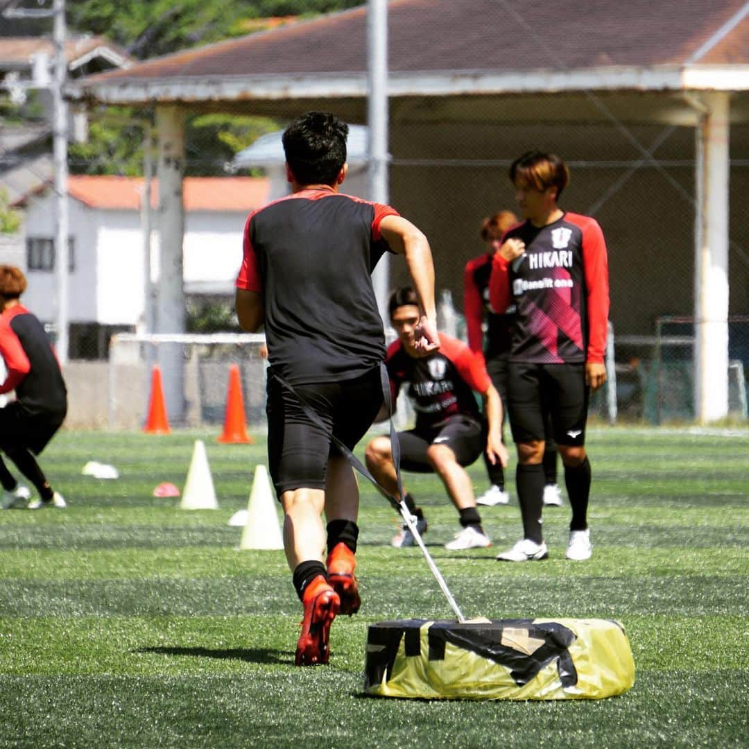 愛媛FCさんのインスタグラム写真 - (愛媛FCInstagram)「today's training💪 オフ明けはフィジカル💪💪 再開まであと4日⚽️ #Jリーグ #DAZN  #田中裕人 #三原秀真 #山瀬功治 #横谷繁 #前野貴徳 #吉田晴稀 #長沼洋一 #茂木力也 #西岡大志 #清川流石  #愛媛FC #ehimefc  #梅津寺」6月23日 14時11分 - ehimefc12