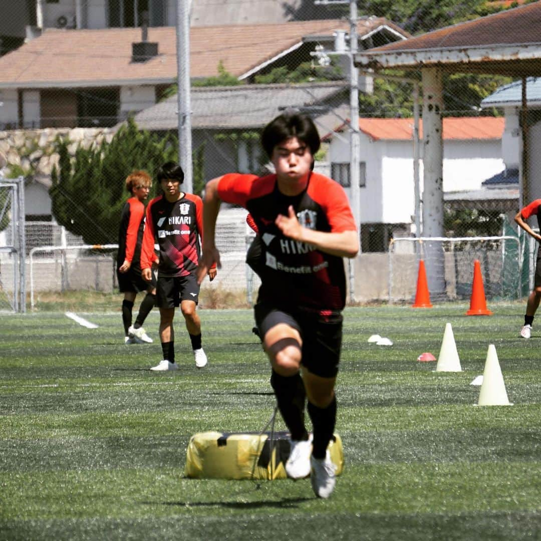 愛媛FCさんのインスタグラム写真 - (愛媛FCInstagram)「today's training💪 オフ明けはフィジカル💪💪 再開まであと4日⚽️ #Jリーグ #DAZN  #田中裕人 #三原秀真 #山瀬功治 #横谷繁 #前野貴徳 #吉田晴稀 #長沼洋一 #茂木力也 #西岡大志 #清川流石  #愛媛FC #ehimefc  #梅津寺」6月23日 14時11分 - ehimefc12