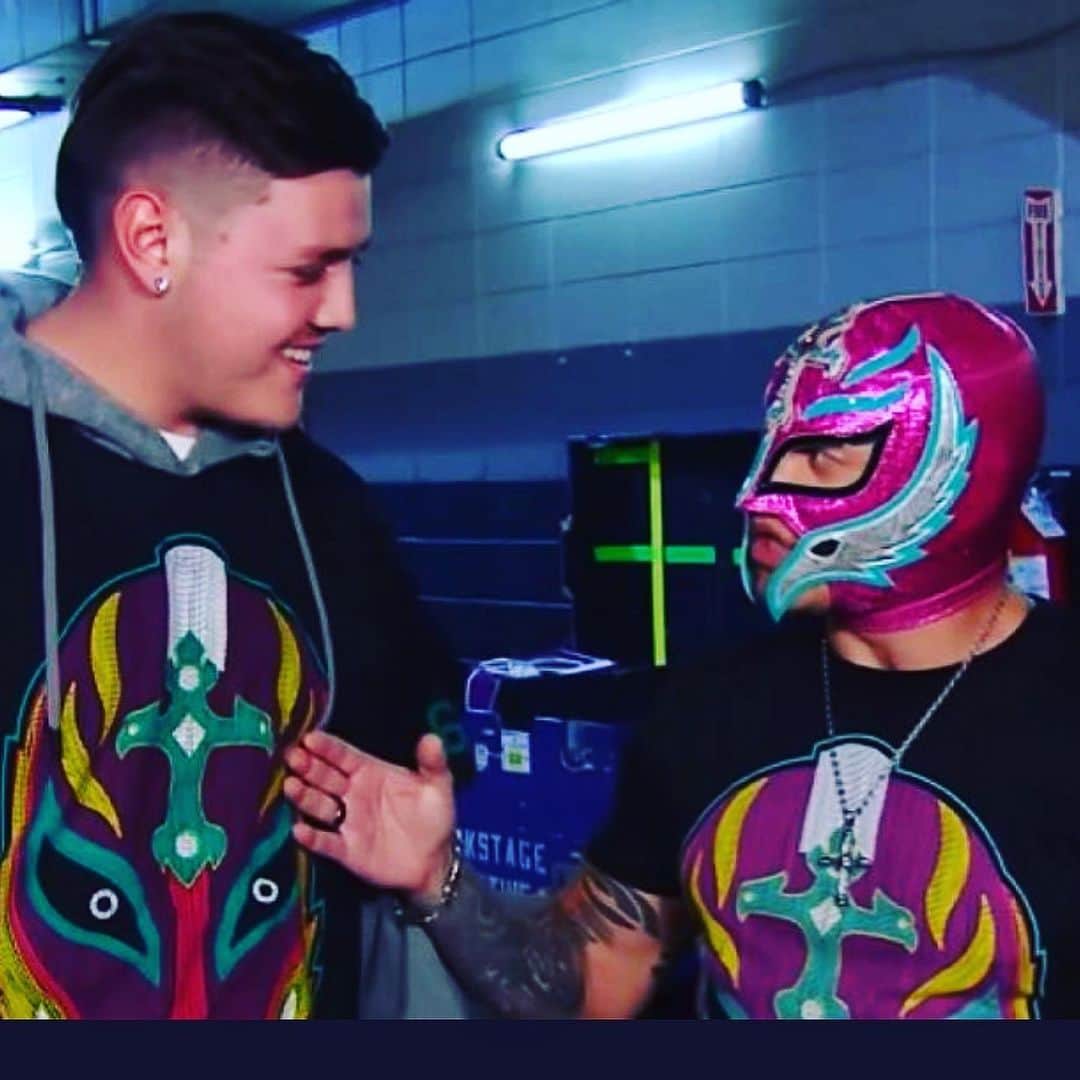 レイ・ミステリオ・ジュニアさんのインスタグラム写真 - (レイ・ミステリオ・ジュニアInstagram)「@wwe Monday night #Raw about to kick off!  Let’s Go #Messiah」6月23日 9時06分 - 619iamlucha