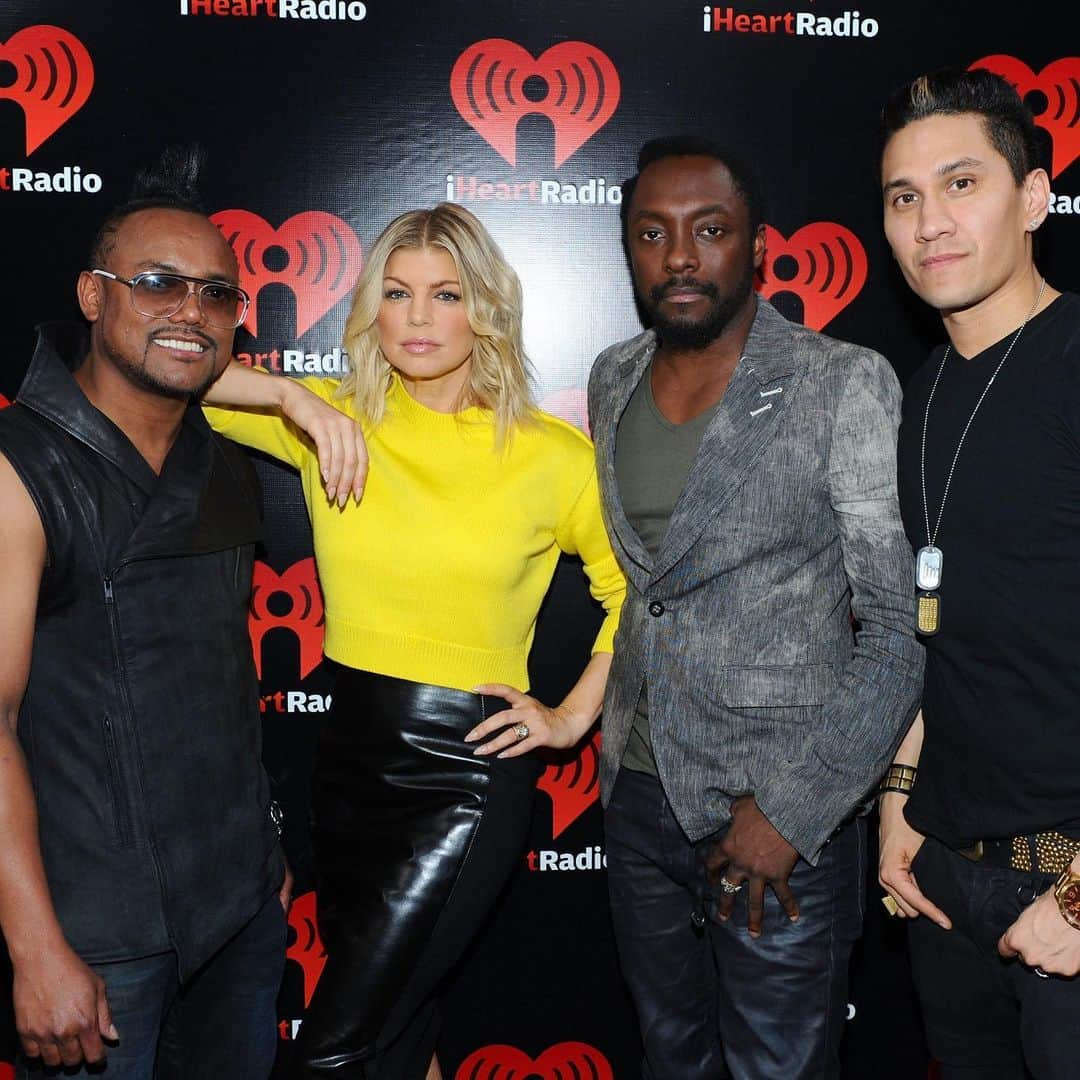 E! Onlineさんのインスタグラム写真 - (E! OnlineInstagram)「The Black Eyed Peas recently revealed the heartfelt reason why Fergie left the band, and we gotta feeling you're gonna want all the details—at the link in our bio. (📷: Getty)」6月23日 9時45分 - enews