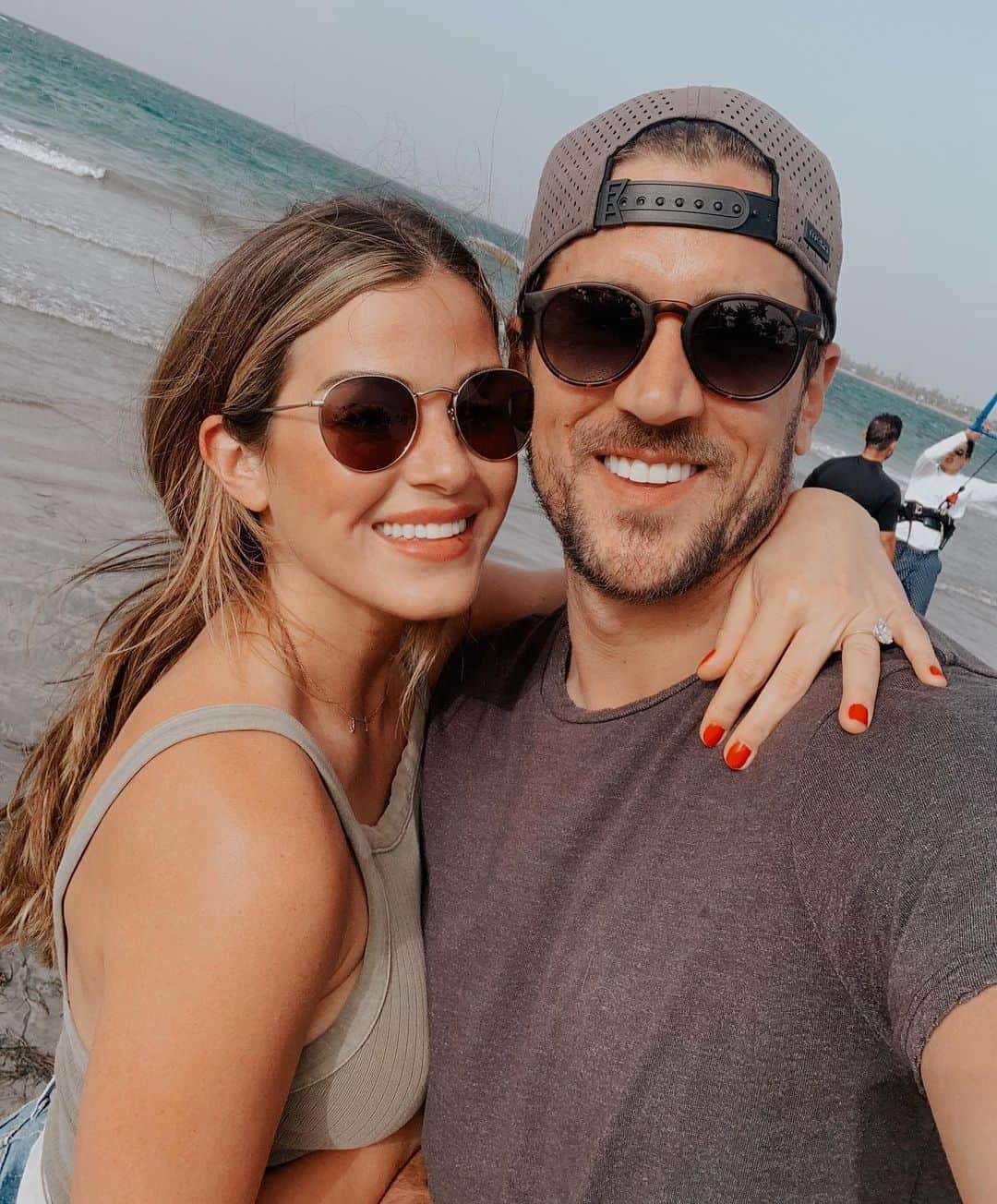 ジョジョ・フレッチャーのインスタグラム：「Getting dumped on national television ain’t so bad 😉🥰 (but if you ever try @jrodgers11... 🔪)」