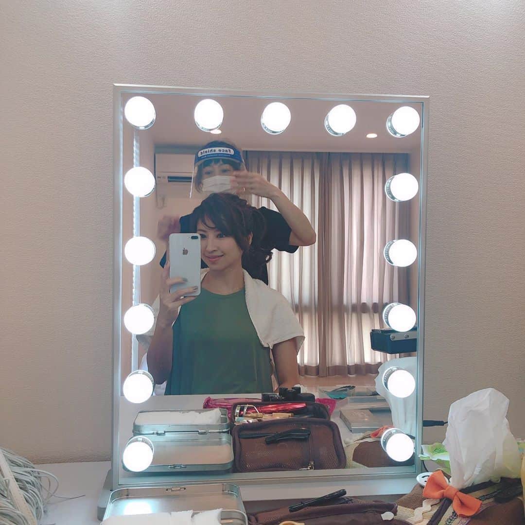 小畑由香里のインスタグラム：「✤ 久しぶりのお仕事♡  大好きな律子と桃子と♡  フェイスシールドとマスクで コロナ対策！」