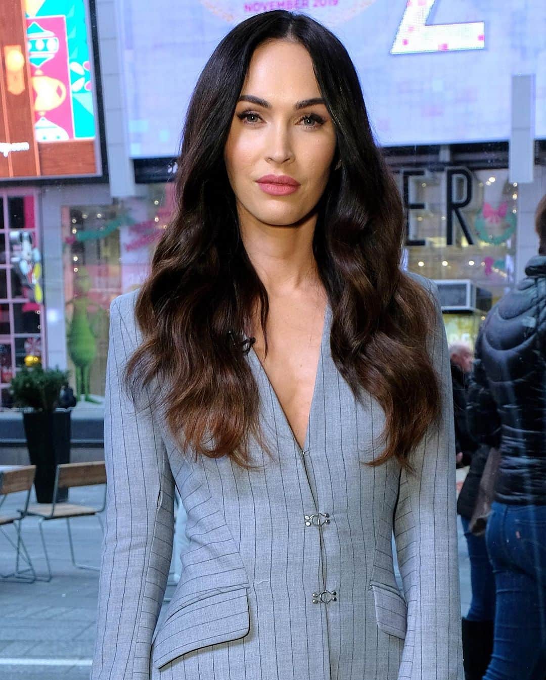 Just Jaredさんのインスタグラム写真 - (Just JaredInstagram)「Megan Fox has written a lengthy open letter to fans that detailed her experiences in Hollywood after there were calls to “cancel” director Michael Bay. Tap this photo at the LINK IN BIO to read what she said. #MeganFox #MichaelBay Photo: Getty」6月23日 10時48分 - justjared