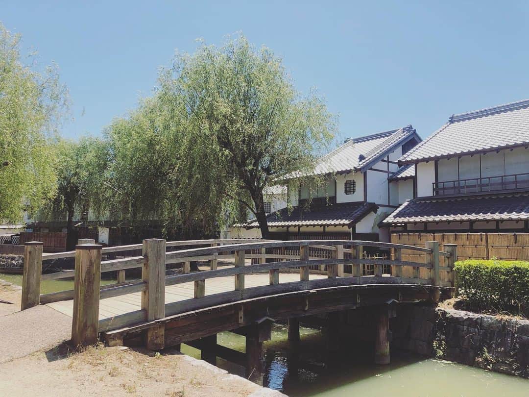 のインスタグラム：「.  文明開化の音がする。  #JIDAIGEKI #SAMURAI #EdoPeriod #MeijiPeriod #Japaneseculture #Japanesetraditional #Japanesebridge #bridge #tree #river #sky #movie #shooting #studio #location #staff #director #actress #actor #historicalplay #japan #photo #ambient #landscape #withafterpost」