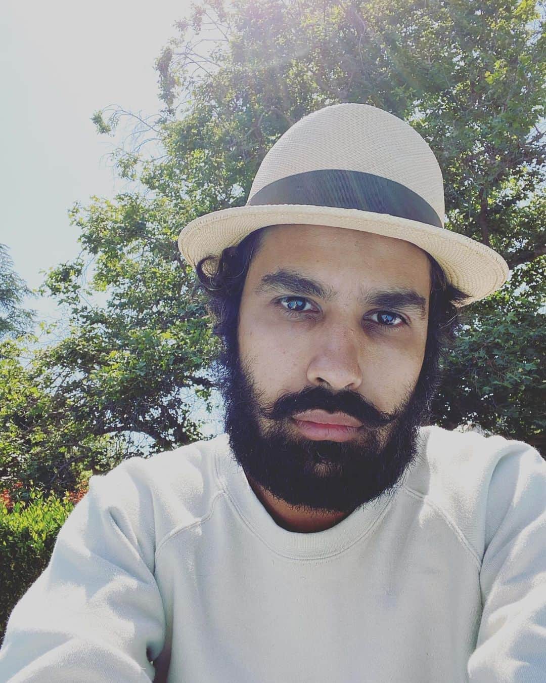 クナル・ネイヤーのインスタグラム：「My wish for you is- deep, profound, and everlasting inner peace. Love you.」