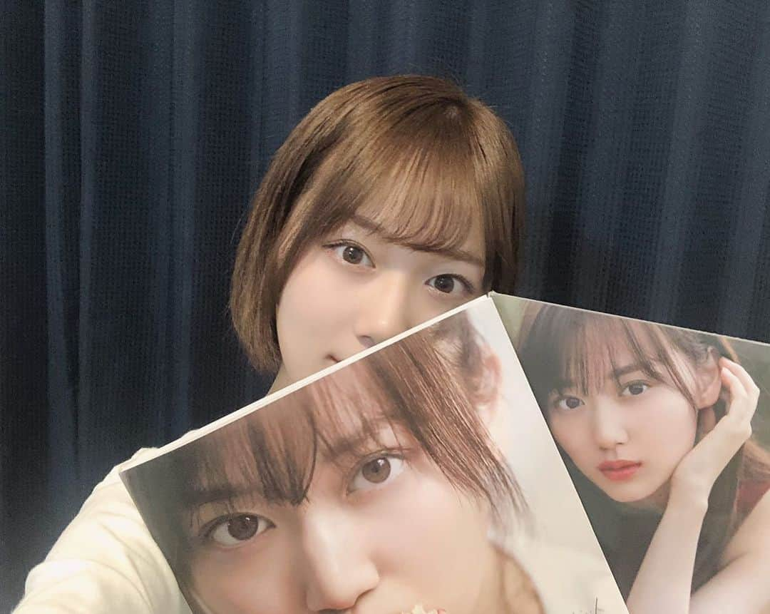 山下美月さんのインスタグラム写真 - (山下美月Instagram)「・ CanCam8月号は本日発売です✨✨﻿ ﻿ 全編リモートで作られたCanCam、﻿ 山下さんも自撮りで参加しています❣️﻿ ﻿ ショートヘアになって変わったことや、﻿ #忘れられない人 の発売から半年ほど経ち﻿ 今だから話せる思い出話もたーーっぷりしています。﻿ 写真集未掲載カット、﻿ SNSで紹介したオフショもたくさん集めました😊﻿ ﻿ ぜひチェックしてくださいね🌈﻿ ﻿ ﻿ #CanCam発売日﻿ #持っているのはセブンネット版と楽天ブックス版 #山下美月1st写真集﻿ #忘れられない人﻿ ﻿」6月23日 12時15分 - yamashitamizuki1st