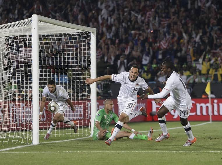 Major League Soccerさんのインスタグラム写真 - (Major League SoccerInstagram)「#OnThisDay in 2010, Landon Donovan scored 𝘵𝘩𝘢𝘵 𝘨𝘰𝘢𝘭 & the 🇺🇸 defeated 🇩🇿 in the @fifaworldcup. Where were you?」6月23日 23時23分 - mls