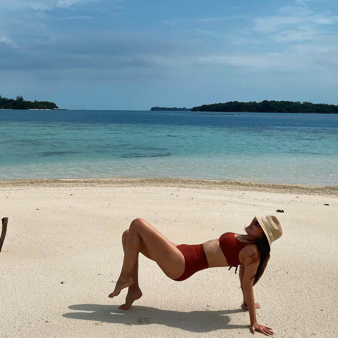 ルナ・マヤさんのインスタグラム写真 - (ルナ・マヤInstagram)「Back at you! #sea #sand #sun 🤍💙」6月23日 22時04分 - lunamaya
