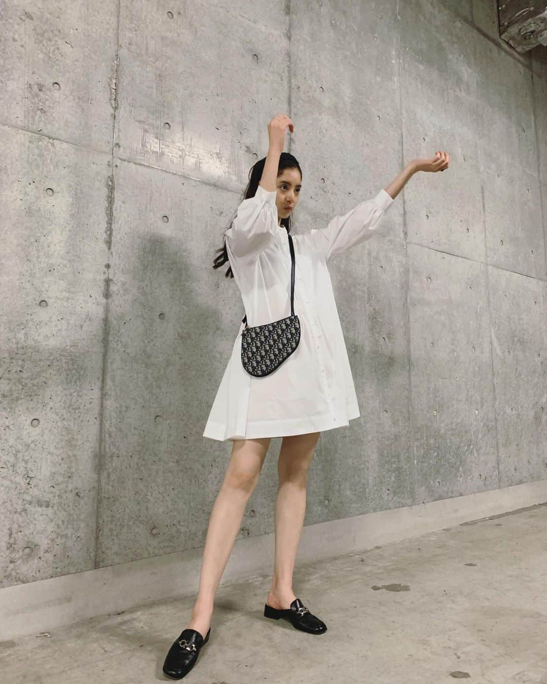 新木優子さんのインスタグラム写真 - (新木優子Instagram)「私服 shirt : @amerivintage  bag : @dior  shoes : vintage  撮影の時だけマスク外しています🙇🏻‍♀️✨」6月23日 22時19分 - yuuuuukko_