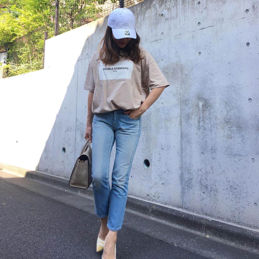 増山敬子さんのインスタグラム写真 - (増山敬子Instagram)「何年ぶりかに、ロゴTeeなんかを 買ってみました😎 シルエットはやっぱり大きめが可愛いいですよね！ Tシャツと言えば無地の @jamesperse  ばかり着ていましたが、プリントteeも 可愛い❤️ストーリーからリンクをしますね💗」6月23日 22時11分 - keikomasuyama