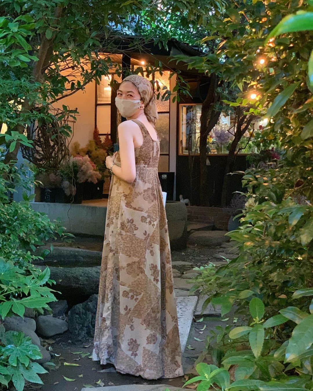 長尾悦美さんのインスタグラム写真 - (長尾悦美Instagram)「お気に入りのVintage dressを着て　@restaurant_eatrip  でdinner🍴🏵 w/ @yukarinegishi  素敵な写真ありがとう❤︎」6月23日 22時15分 - yoshiminagao