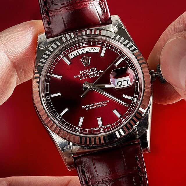 Daily Watchさんのインスタグラム写真 - (Daily WatchInstagram)「Is this Rolex Day-Date with cherry dial something for you? 🍒 Photo by @thewatchclub #DailyWatch」6月23日 22時23分 - dailywatch