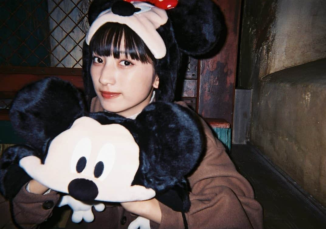 梶川愛美さんのインスタグラム写真 - (梶川愛美Instagram)「December of the third year of middle school. ・ ・ ・  #disney #disneysea #mickeymouse  #filmcamera #filmcameraclub #film  #câmera #cameralove #photo_jpn  #favoriteplace 🐭📸」6月23日 22時37分 - kajikawa_manami