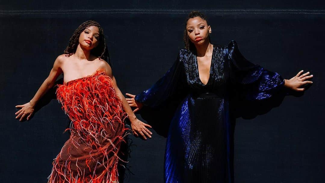 V Magazineさんのインスタグラム写真 - (V MagazineInstagram)「After postponing the release date of their sophomore album #UngodlyHour,  in order to show solidarity for the Black Lives Matter movement, sister duo @chloexhalle artfully express their feelings and frustration through song, speaking to the sense of powerlessness dominating this year. While magnifying the importance of coming to terms with self-isolation amid the COVID-19 pandemic, Halle tells V “With Ungodly Hour, we truly wanted to show all of the layers of us and show the raw side of us that people have not seen.” In one start-to-finish listen, Chloe x Halle precisely convey their coming of age in a new era of pop-infused R&B cadence on their latest release. Head to the link in bio to discover the full interview! — Talent: @chloexhalle  Photography: @connorfranta Fashion: @aryehlappin Casting: @itboygregk — Chloe & Halle wear @givenchyofficial」6月23日 23時11分 - vmagazine