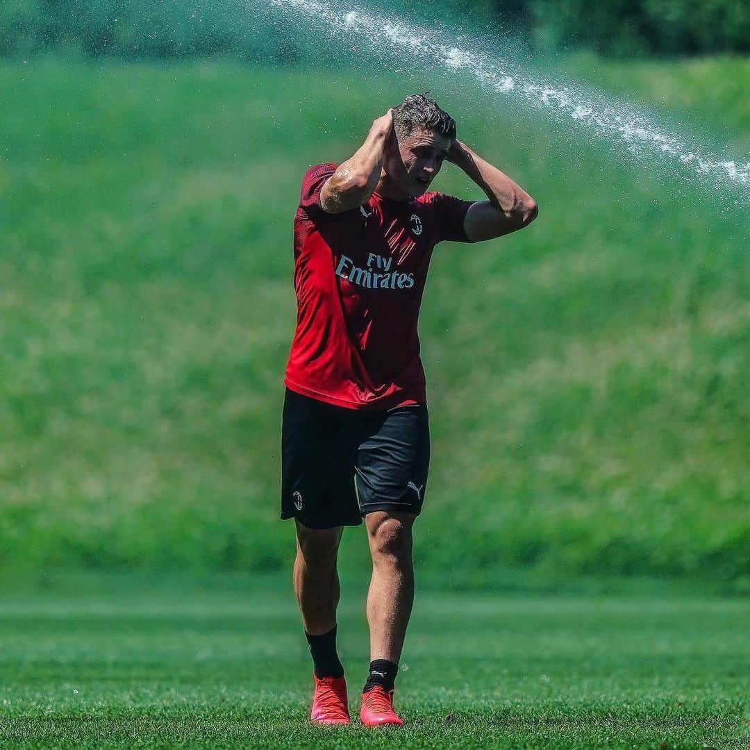 ACミランさんのインスタグラム写真 - (ACミランInstagram)「Post-game recovery ahead of another busy week 💪🏼 #SempreMilan」6月23日 23時14分 - acmilan