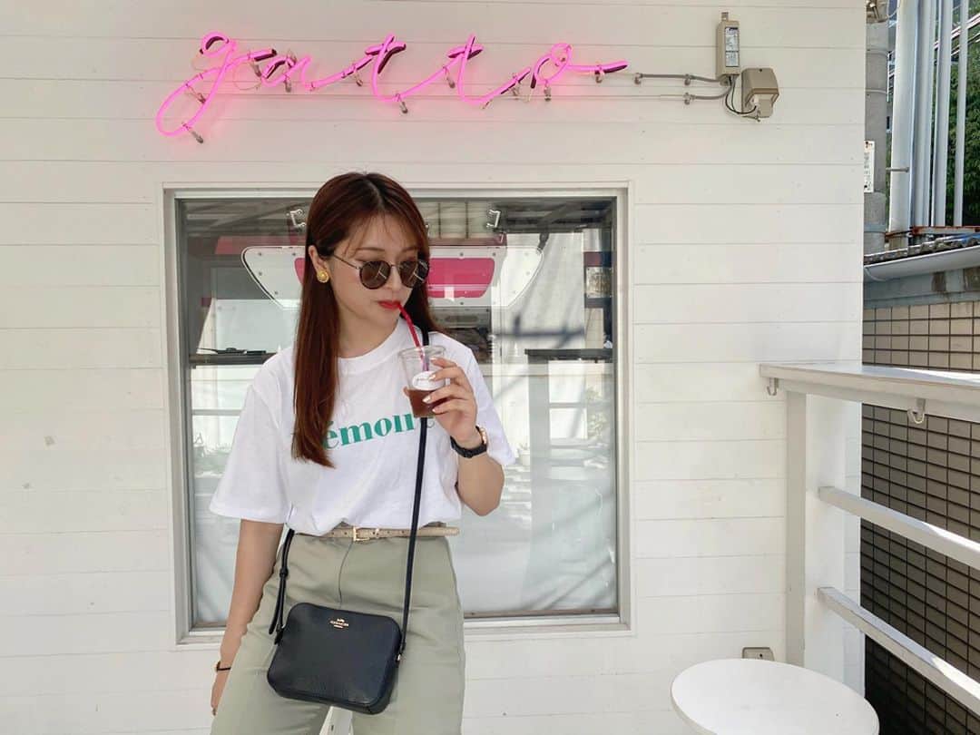 のインスタグラム：「・ #わたななカフェ巡ってみた 💚最近買ったお気に入りの洋服💚 ぴすたーちーおー そしてここ3回ぐらい行って閉まっててやっと！4回目ぐらいでやっと笑 空いてた！！みんな行く時はインスタで確認してから行こうね😂😂 ・ #かふえすたぐらむ #カフェ巡り#cafe  #福岡#fukuoka#大名カフェ #天神カフェ #渡邊菜々#わたなな#🌻#💚」