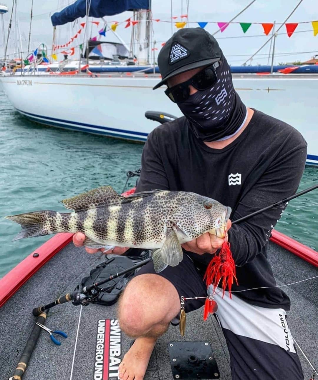 Electric_Fishingさんのインスタグラム写真 - (Electric_FishingInstagram)「Stay safe but stay bent⚡️ ⁣ ⁣ #ElectricSunglasses⁣ #PolarizedSunglasses⁣ #StyleThatPerforms⁣ #ElectricFishing」6月23日 14時57分 - electric_fishing