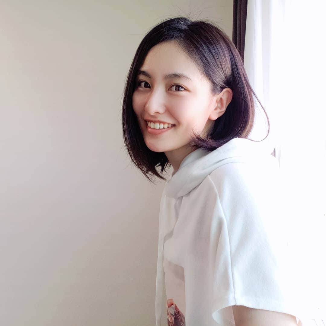 高山侑子さんのインスタグラム写真 - (高山侑子Instagram)「. 最近は暖かいのか涼しいのか、よく分からない感じ🙄 くせっ毛なので、ジメジメは嫌いです☁」6月23日 15時08分 - takayamayuko_stardust