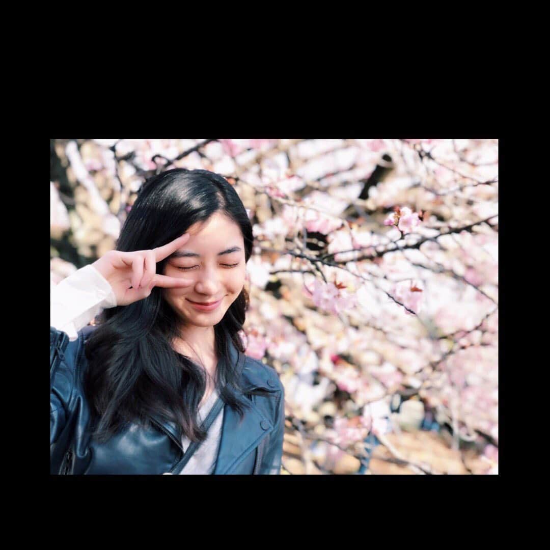美山加恋のインスタグラム：「私のこころのオアシス。笑﻿ ﻿ 事務所の同期、安田聖愛の誕生日です。﻿ ﻿ ﻿ ﻿ ﻿ 最近は朝まであつ森に付き合ってくれる人。(´v｀)笑﻿ ﻿ ﻿ 学生時代はまぁまぁ喧嘩もしました。﻿ ﻿ お互い人見知りなのに、いつから話すようになったんだろう…。。﻿ 覚えてないくらいそこそこ子どもだったけど、もう24歳。﻿ はやい。﻿ ﻿ ﻿ 昔から自分にも友達にもまっすぐで、ずるいところがない。﻿ ﻿ 私は聖愛が素敵だなと思う瞬間が未だに増え続けています。　﻿ ﻿ ﻿ そんな聖愛に支えてもらうことが私は多いです。﻿ ﻿ ﻿ だからといって私が同じお返しをできるわけでもないので、﻿ 相変わらずこれからも聖愛から元気を貰います！笑﻿ ﻿ いつもありがとうだよ。」