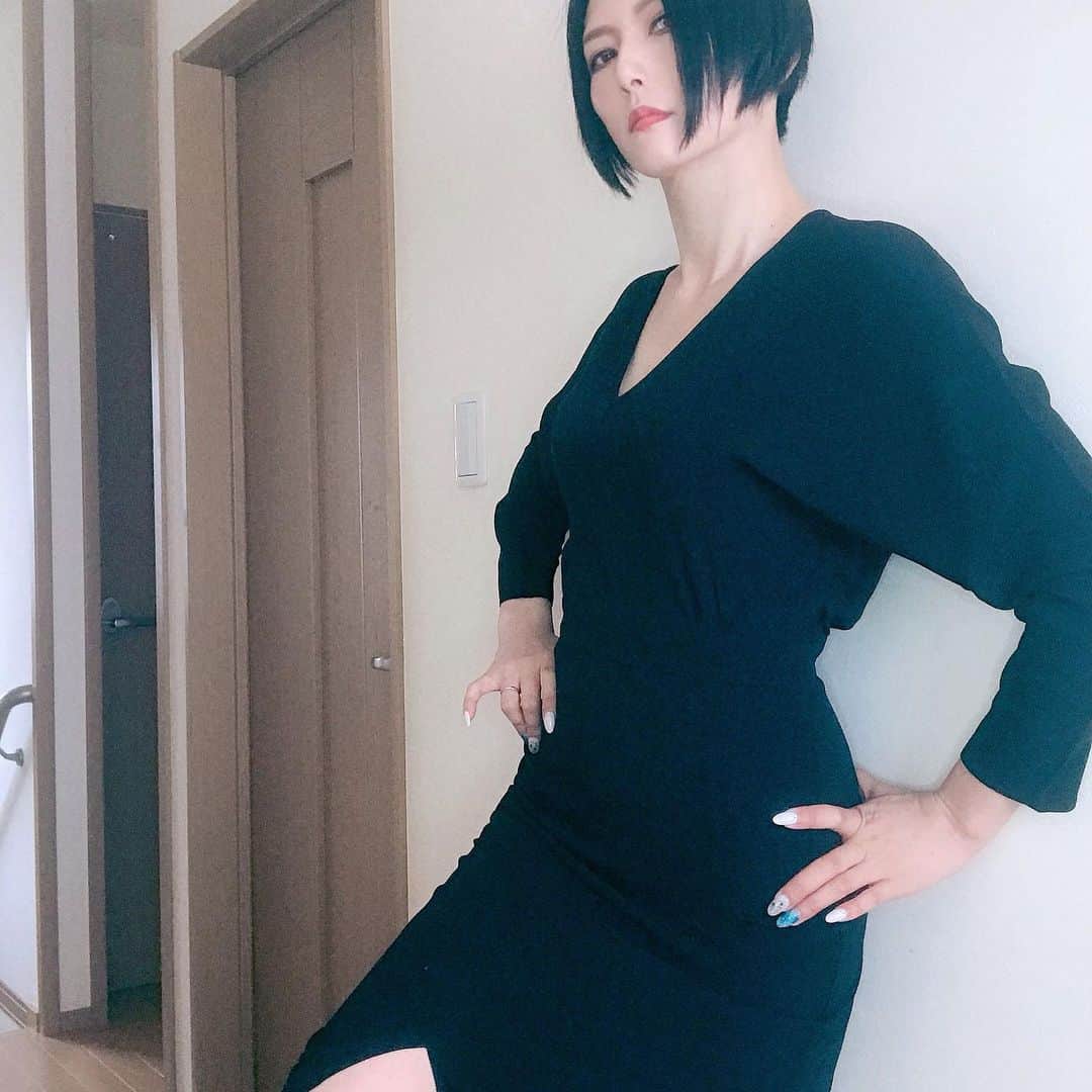 鷹村アオイさんのインスタグラム写真 鷹村アオイinstagram Uniqlo Theoryコラボ ワンピースを入手 着心地よいです Uniqlo Uniqloコーデ Theory セオリー 1日で完売 6月23日 15時32分 Aoi Takamura