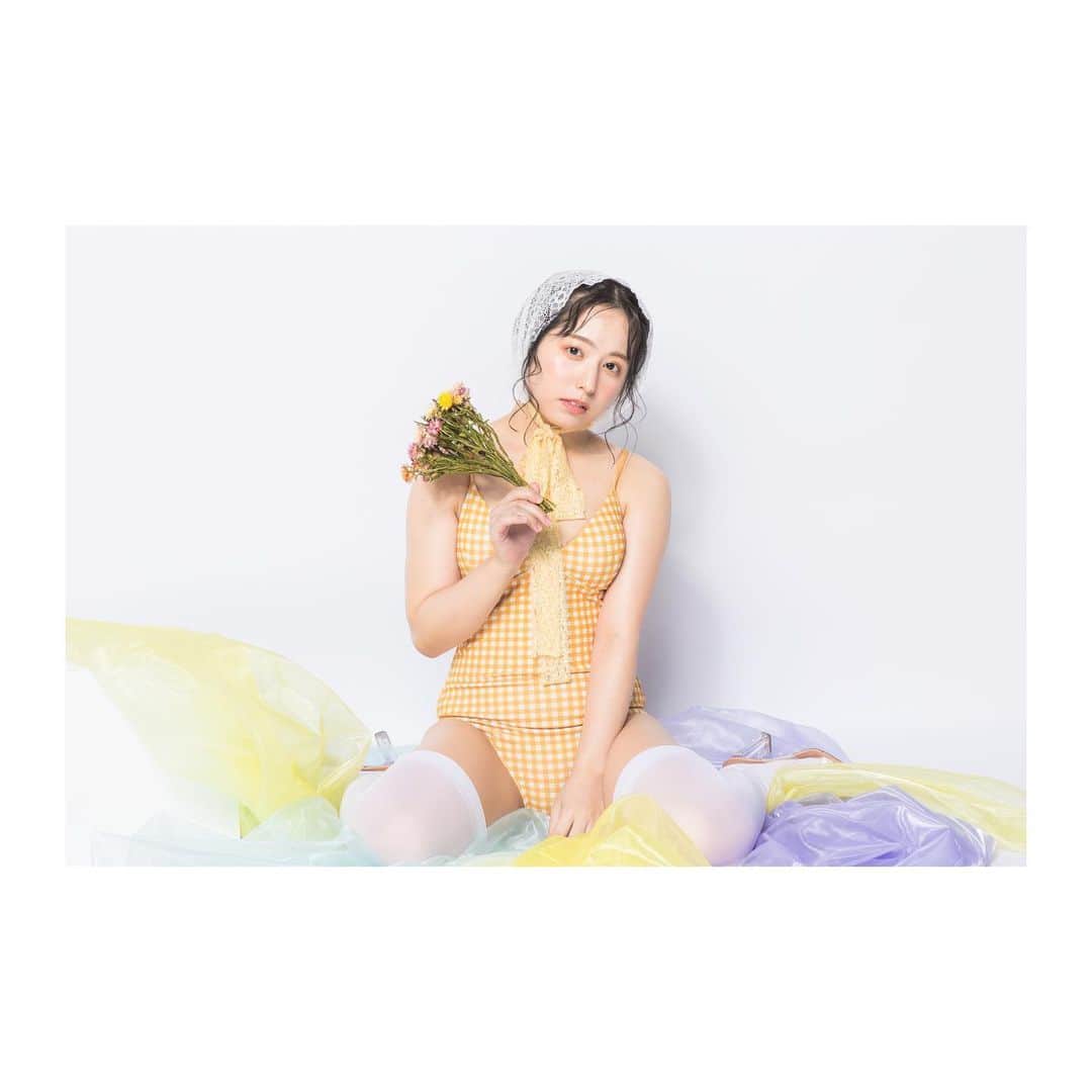 前田美里のインスタグラム：「作品撮りのデータいただきました。 . すっごい素敵っ！アイコンにしました💛🧡 .」