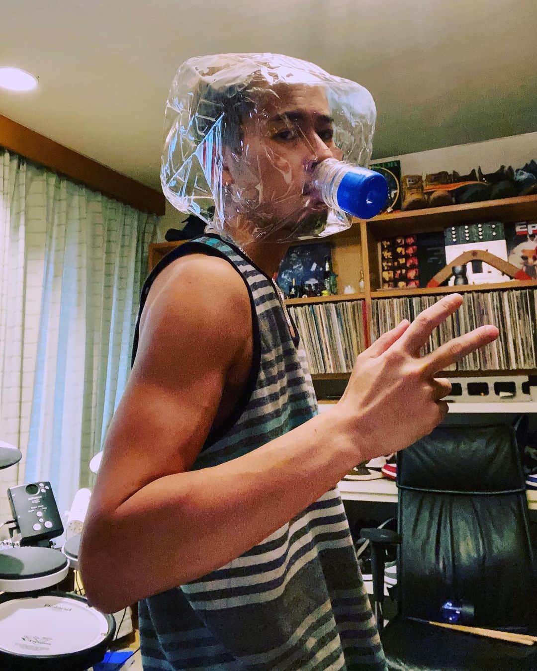 DJ HALのインスタグラム：「2020/6/23 New DJ Style ✌🏾😷😎 現場はこのStyle？？ #tiktokで発見　#Eco #fullface #ウォーターサーバー #空」