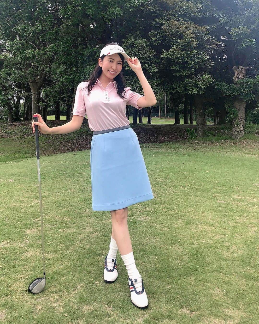 のインスタグラム：「STELLA GOLFのウェアーは スカートも長め 半袖も長めの半袖だから とにかくエレガント☺️❣️ しっかり動きやすさも兼ね備えてる🙌❤️ 名門ゴルフ場にも合う素敵なウェアーなのです⛳️ ・ #STELLAGOLF #STELLAGOLFwear #golfwear #golfstagram #golflife #golfgirl #golffashion  #ステラゴルフ #ゴルフ女子 #ゴルフ女子コーデ #japanesegirl #model #ゴルフ大好き #instagolf #スポーツ女子 #골프 #모델 #こっこにゃん #ゴルフコーデ #ゴルフファッション #ゴルフ好きと繋がりたい #名門用コーデ #名門ゴルフ場 #エレガントウェア #明日はゴルフだ」