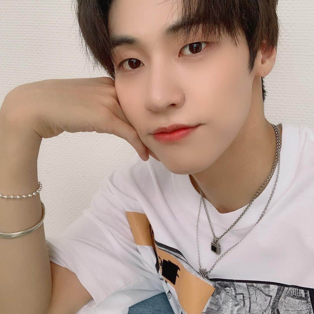 イ・スンヒョプ（N.Flying）さんのインスタグラム写真 - (イ・スンヒョプ（N.Flying）Instagram)「잘 먹고 있는데 몸무게를 잴 시간이 없네 운동도 안하고 😅」6月23日 17時01分 - sssn9_zzzn9