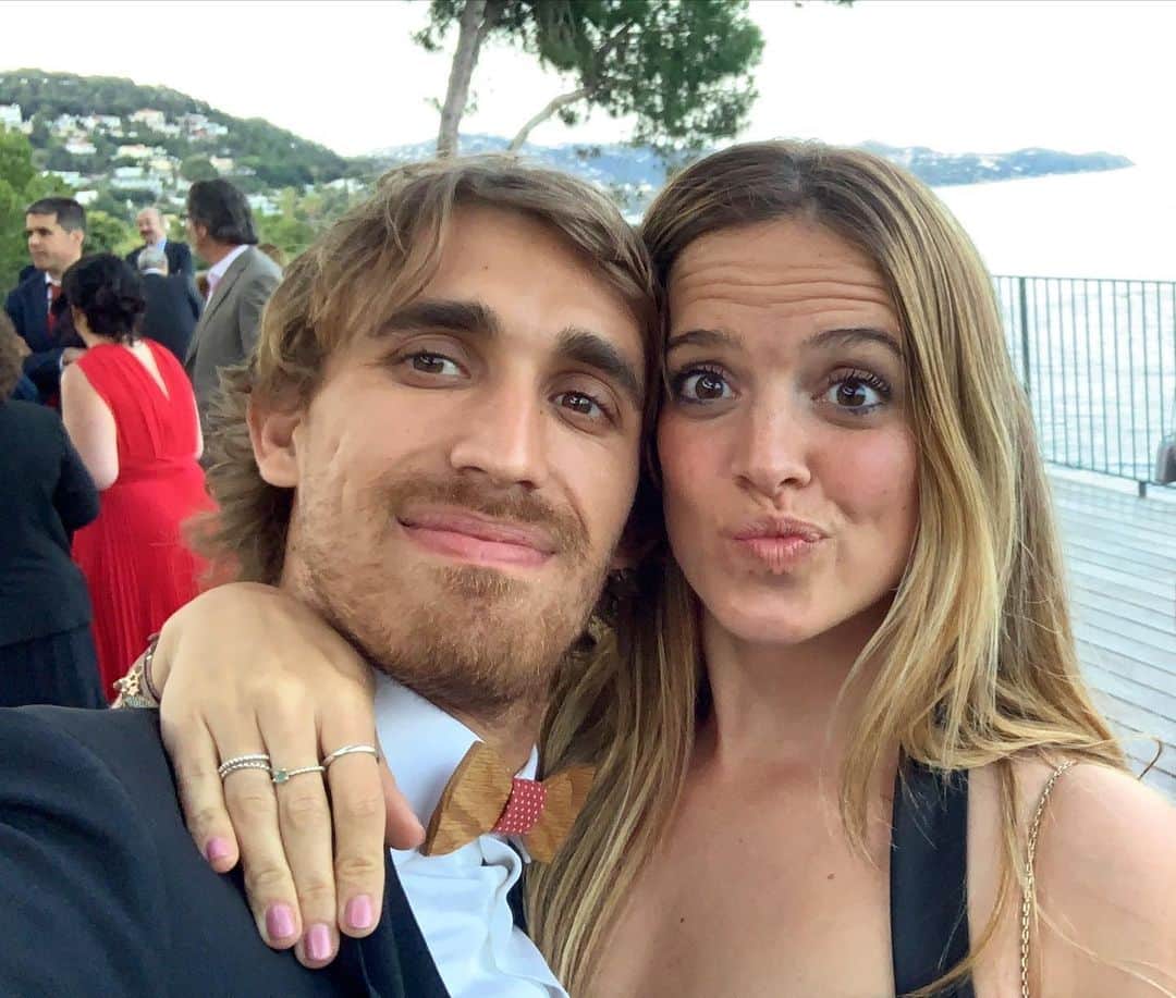 マルク・ムニエッサのインスタグラム：「3 years anniversary with this beautiful woman❤️💍 Remeber 🔜」